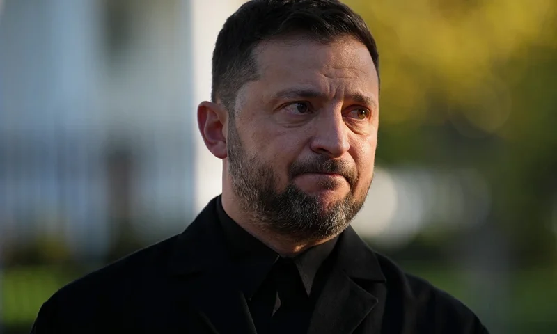 WASHINGTON, DC - OCTOBER 17: Ukrainian President Volodymyr Zelensky speaks during a news conference in Lafayette Park outside the White House on October 17, 2025, in Washington, DC. Zelensky spoke with members of the media following a meeting with U.S. President Donald Trump on advancing a peace deal between Russia and Ukraine. (Photo by Andrew Harnik/Getty Images)